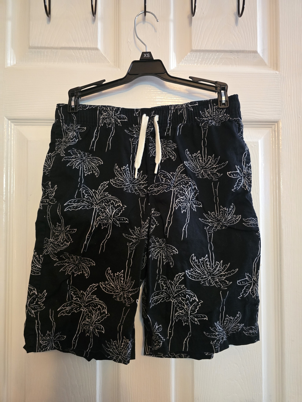 Boy's Old Navy Black And White Palm Print Shorts